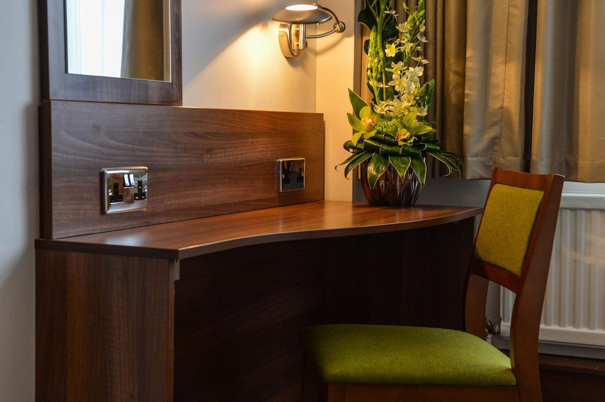 Cresta Court Hotel Altrincham