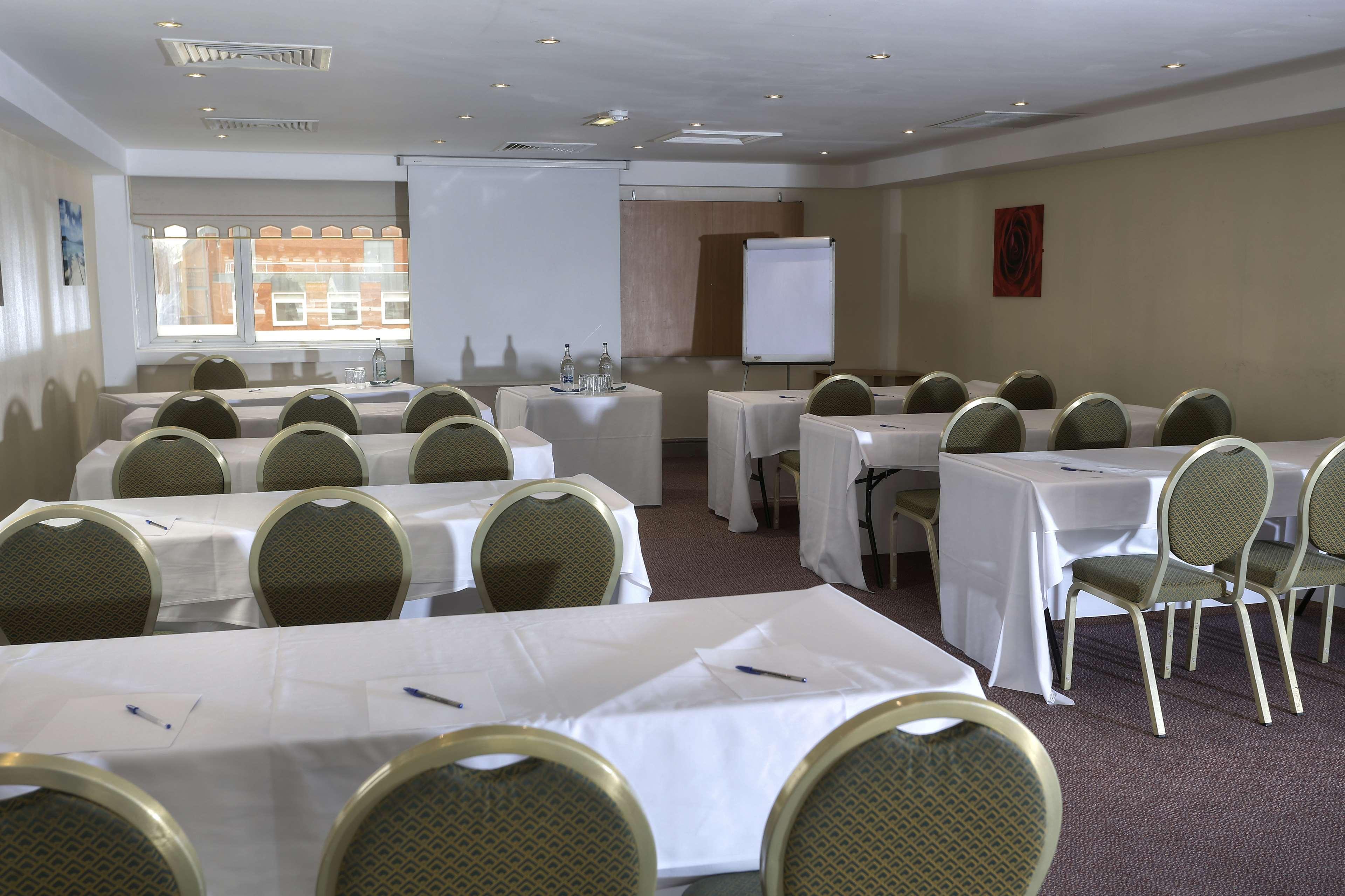 Hotel Cresta Court 3*