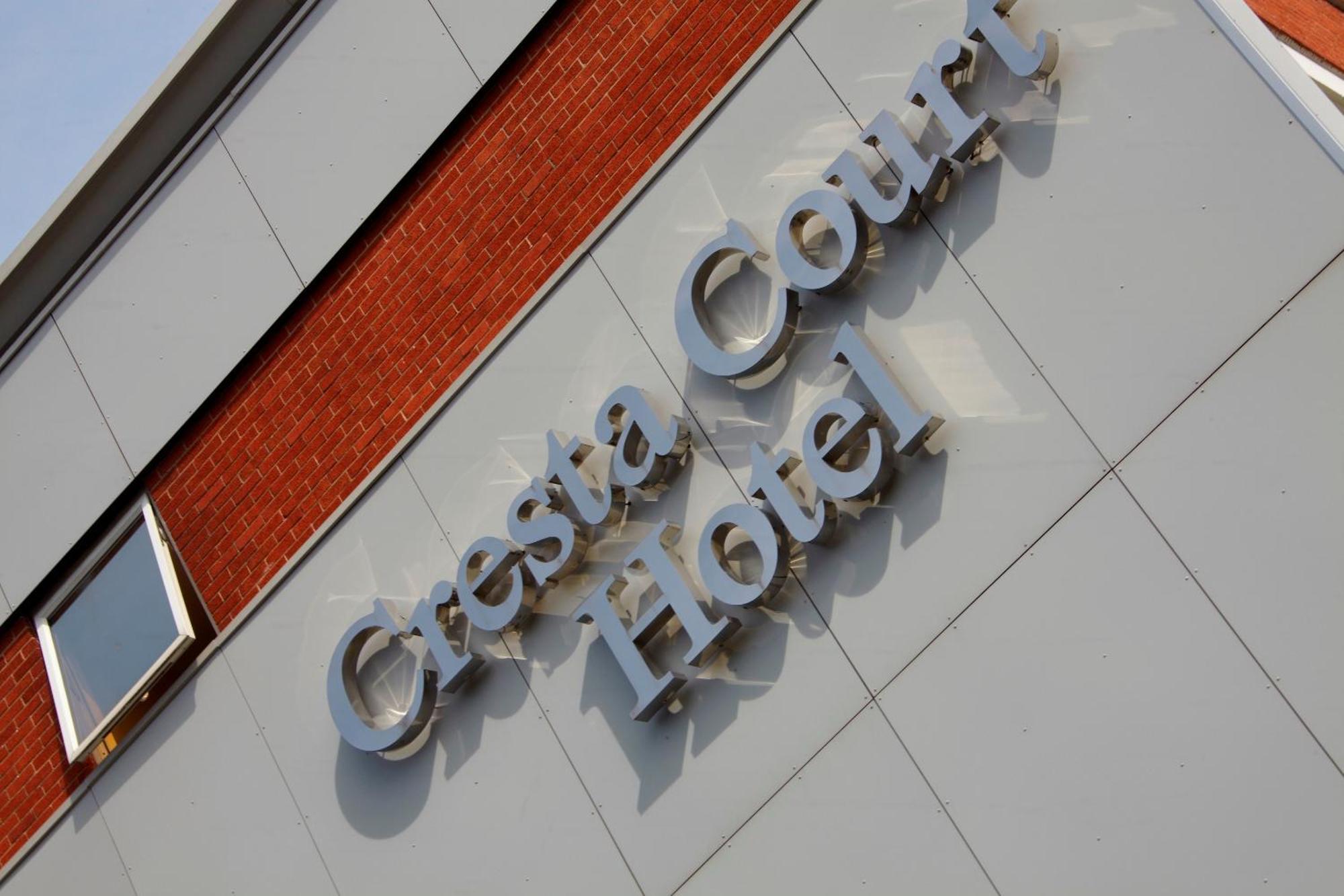 Cresta Court