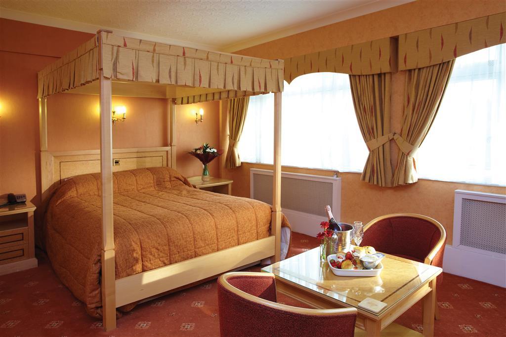 Hotel Cresta Court 3*